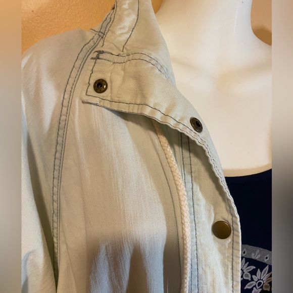 FOREVER 21 Oversized Light Faded Blue Denim Jean Jacket M-L - Picture 7 of 11